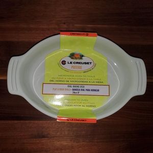 Le Creuset Oval Stoneware Dish In White